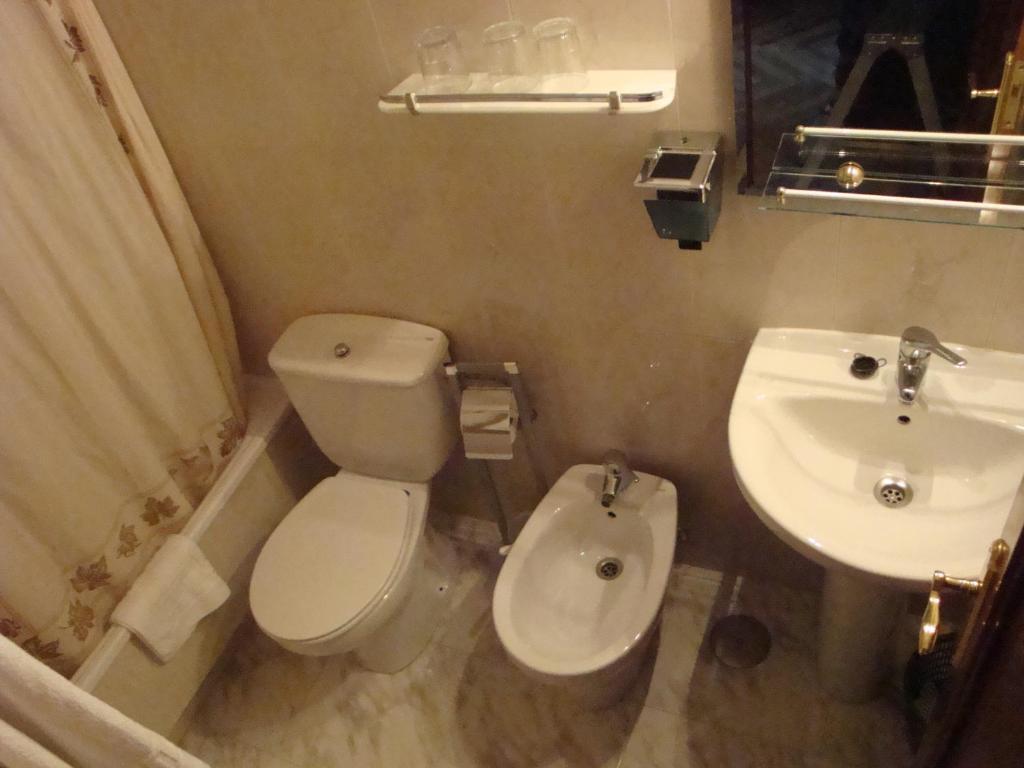 Hostal Zamora Мадрид Номер фото