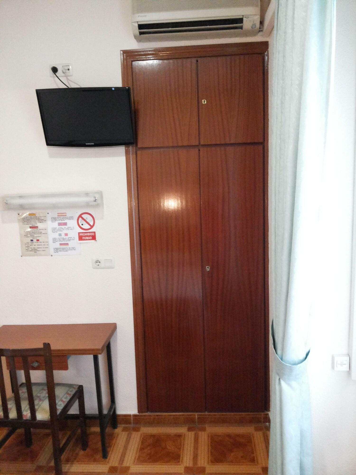 Hostal Zamora Мадрид Екстер'єр фото