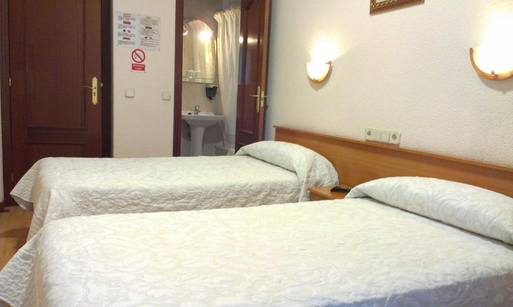 Hostal Zamora Мадрид Номер фото