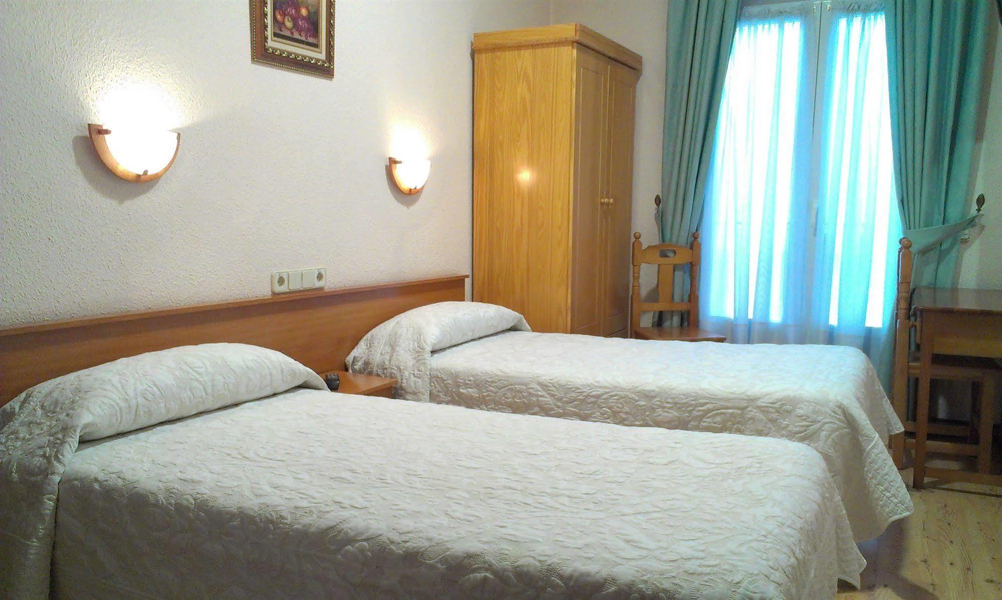 Hostal Zamora Мадрид Екстер'єр фото