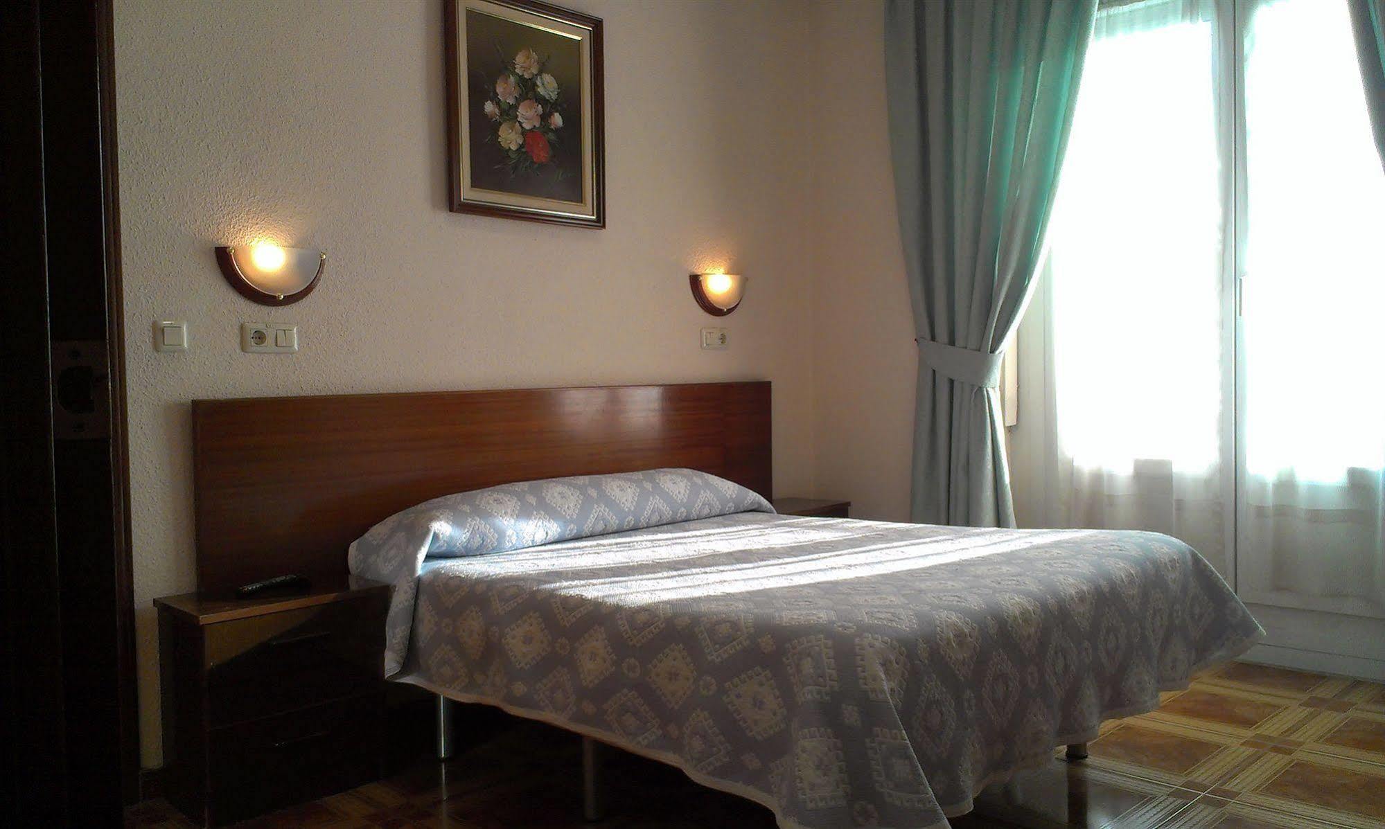 Hostal Zamora Мадрид Екстер'єр фото